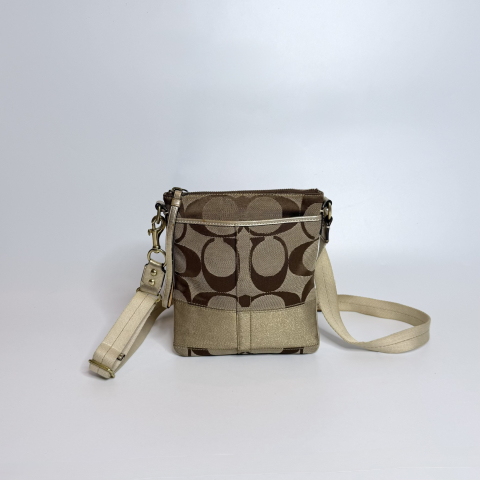 Coach Signature Swingpack Crossbody 
