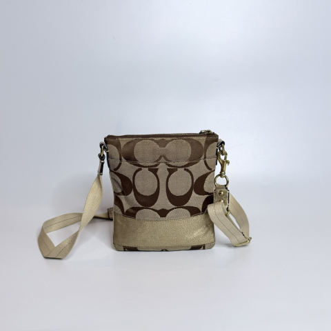 Coach Signature Swingpack Crossbody 