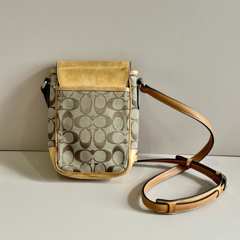 Coach Signature Canvas Leather model 6098