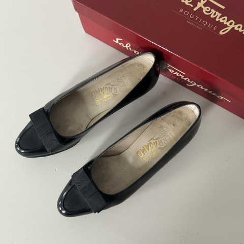 Salvatore Ferragamo Vara Black