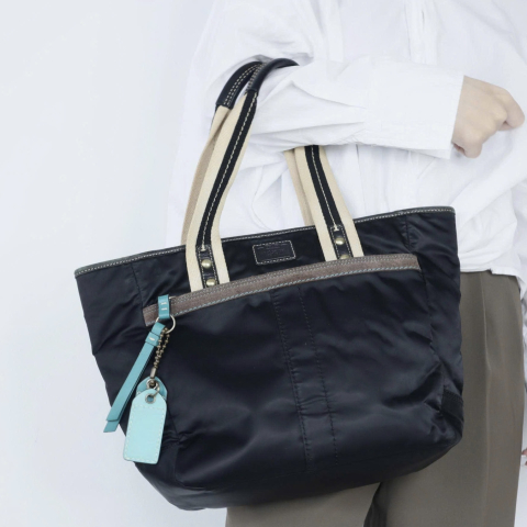 Coach Hampton Zip Bag