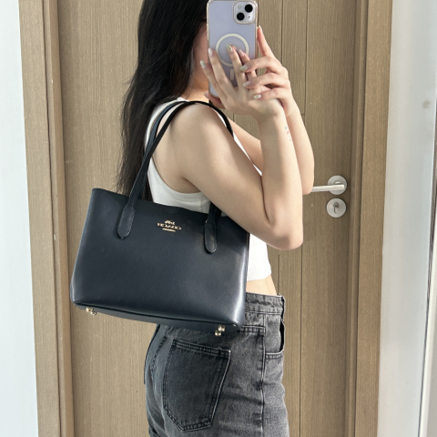 Coach Avenue Carryall Bag