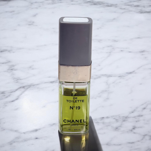 Chanel No.19 90%